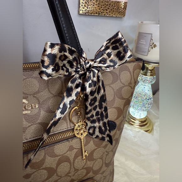 4FER Coach Brown Signature Tote and Pouch Set - Picture 4 of 17